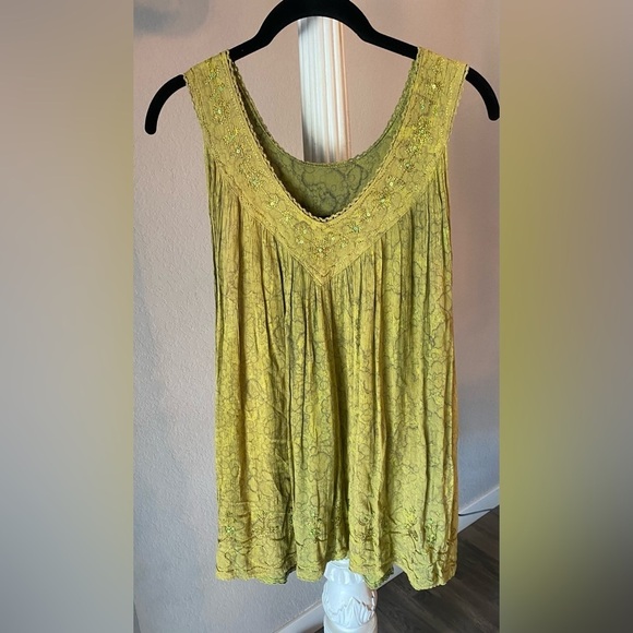 Advance Apparels Tops - NWT Advance Apparels Sleeveless Top - SZ FREE SIZE